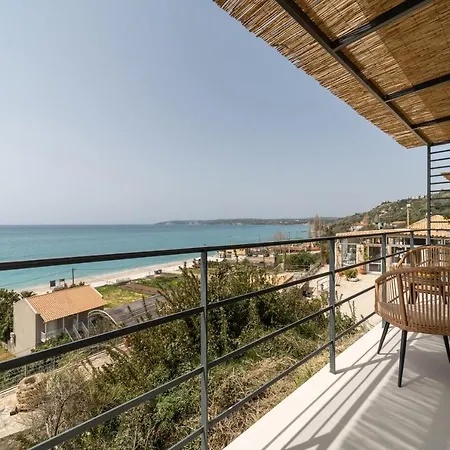 Thea Beachfront In Lourdas Apartamento *