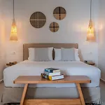 Lorraine's Boutique * Lourdata (Kefalonia)