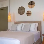 Lorraine's Boutique * Lourdata (Kefalonia)