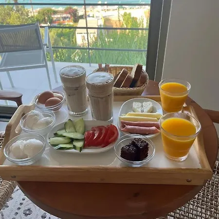 Lorraine'S Boutique Suites לואורדטה