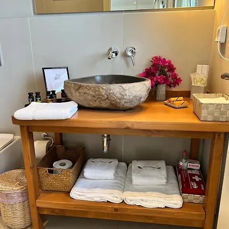 Lorraine'S Boutique Suites דירה לואורדטה